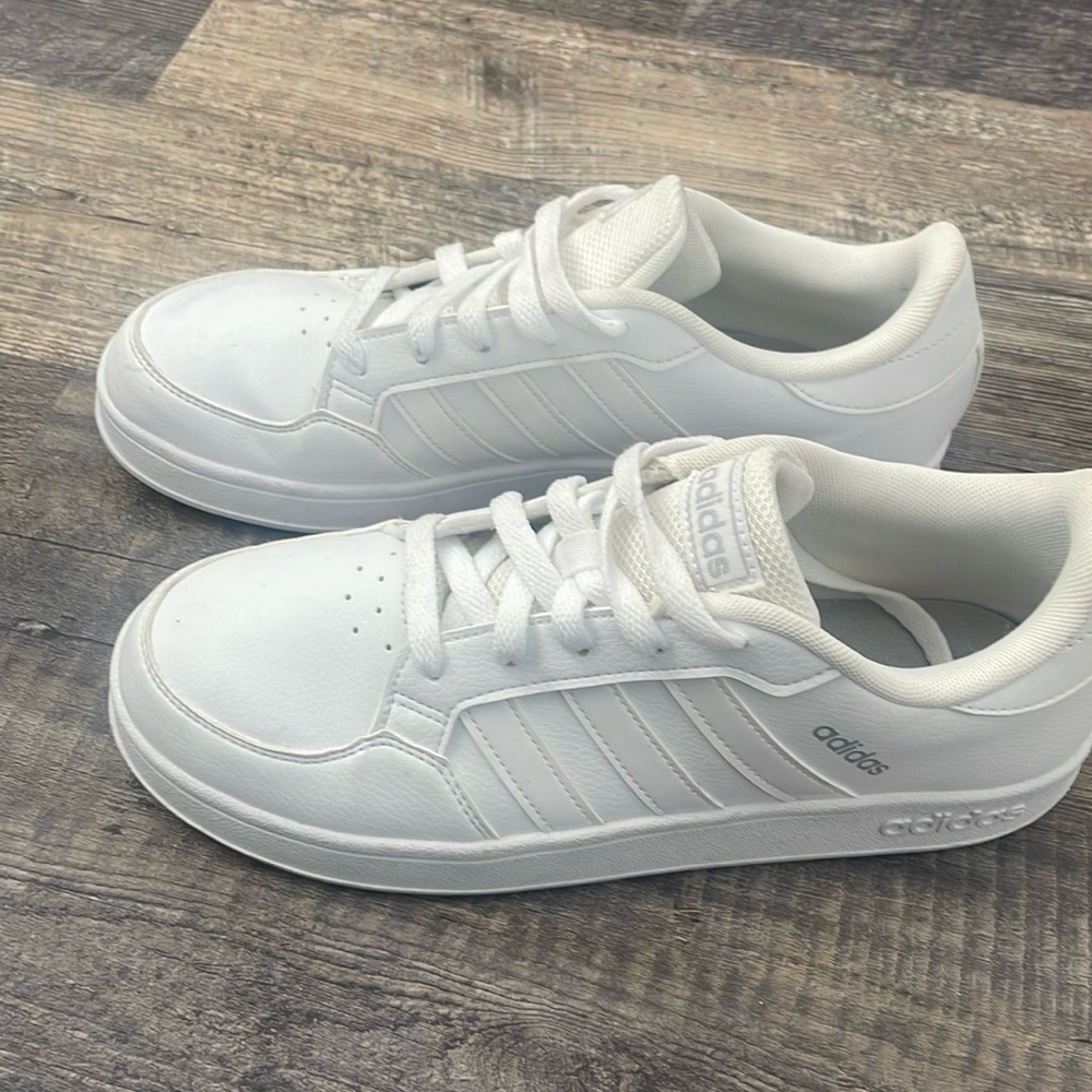 White adidas grand court